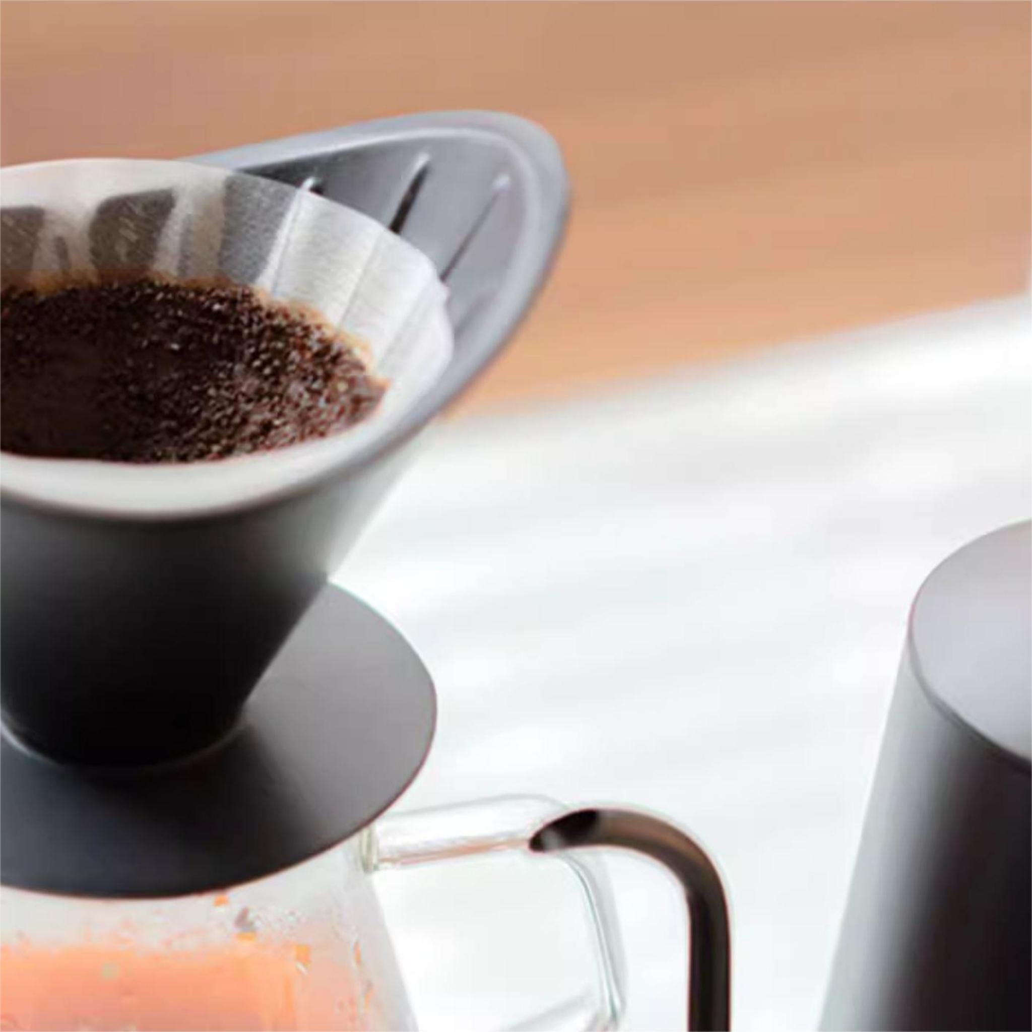 What Are Ceramics and Why Are They Ideal for Coffee Drippers?